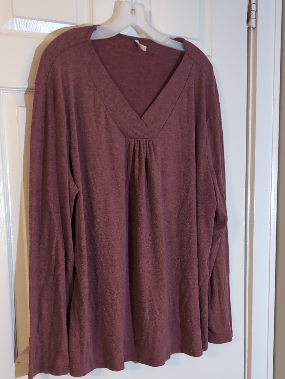 Relaxed V-Neck Long Sleeve Top in Dusty Plum